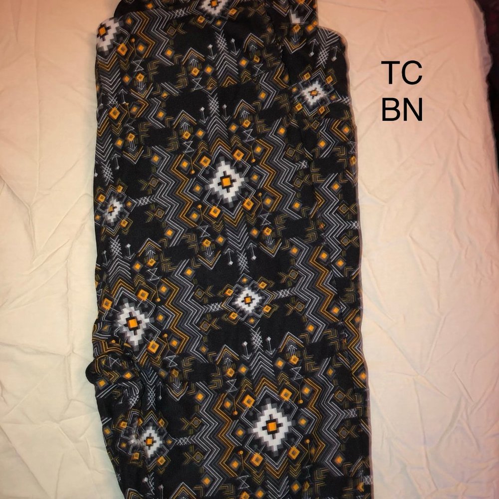 LULAROE LEGGINGS - TC AZTEC PATTERN new